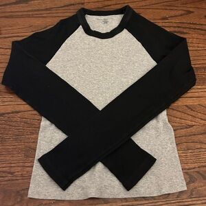 brandy melville long sleeves top